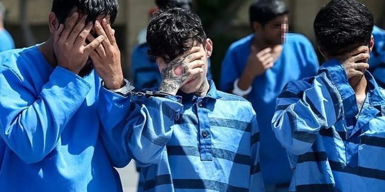 انهدام شبکه جاسوسی آمریکا و رژیم صهیونیستی توسط سربازان گمنام زمان اطلاعات سپاه در کرمان و چند استان دیگر