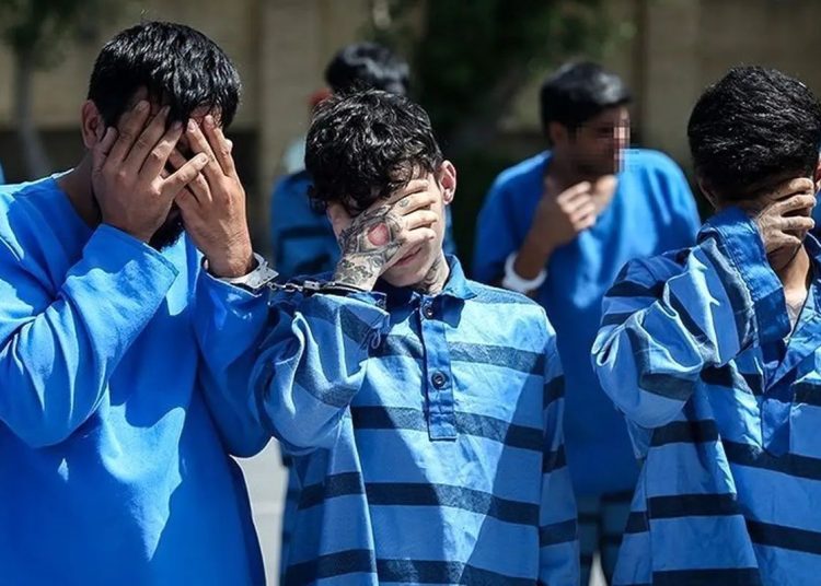 انهدام شبکه جاسوسی آمریکا و رژیم صهیونیستی توسط سربازان گمنام زمان اطلاعات سپاه در کرمان و چند استان دیگر